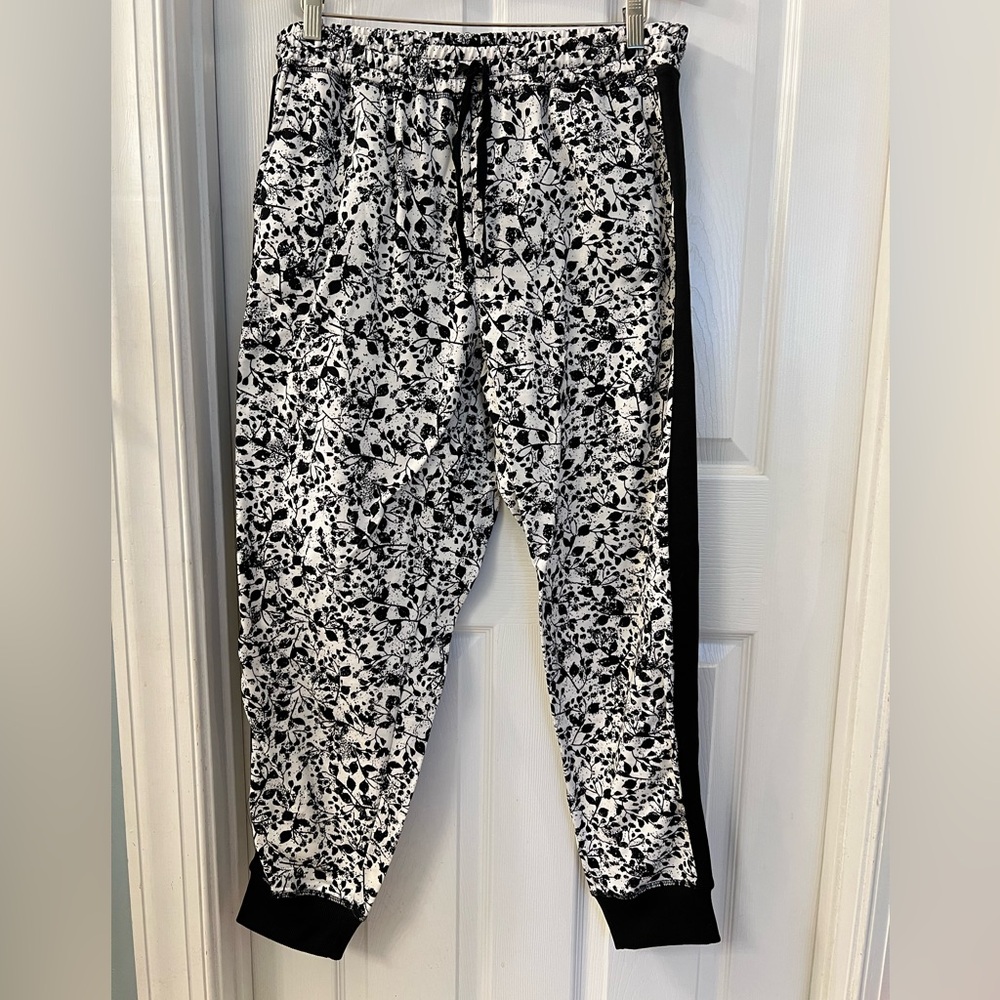 LuLaRoe Jax Black & White Joggers/Sweatpants Sz XL (16)NWT